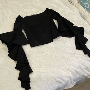 Few Moda Off-Shoulder Top in perfect condition